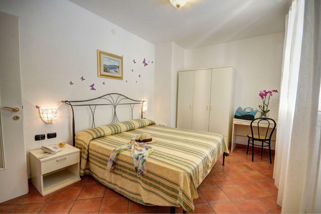 Residence Villa Andrea Marina di Camerota Exteriör bild